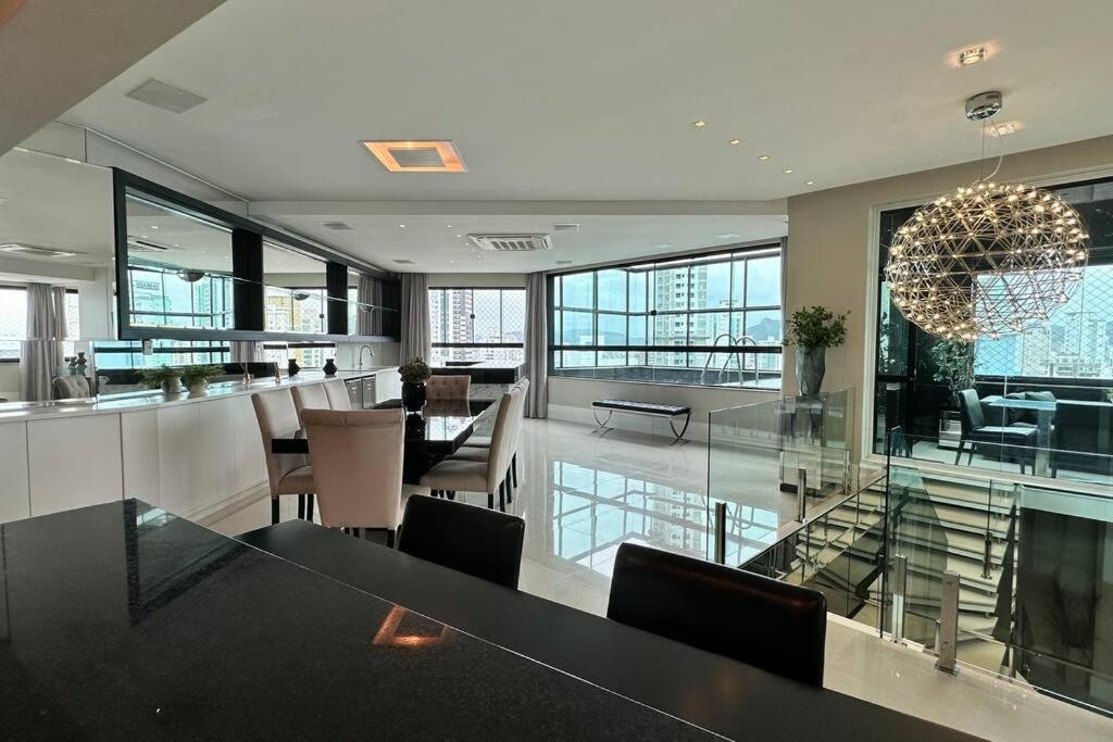 Cobertura Duplex Com Piscina, Vista Mar E Hidro