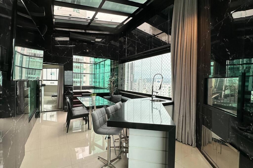 Apartamento Cobertura Duplex Com Piscina, Vista Mar E Hidro *